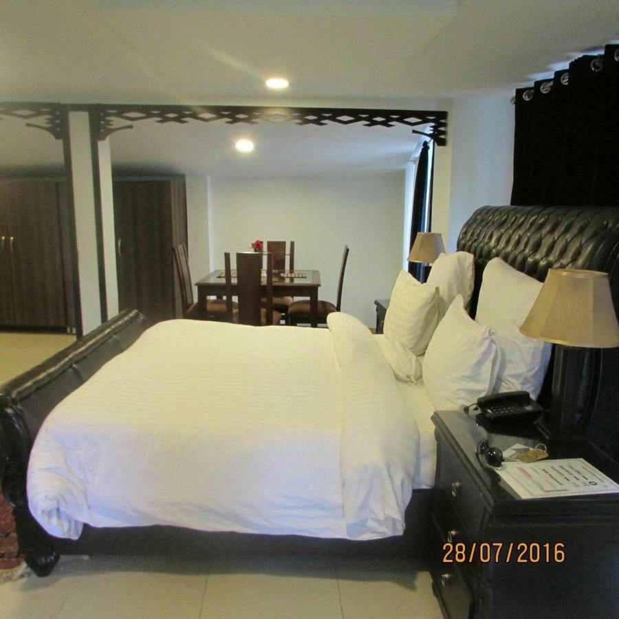 Cosy Knock Hotel เมอร์รี ภายนอก รูปภาพ