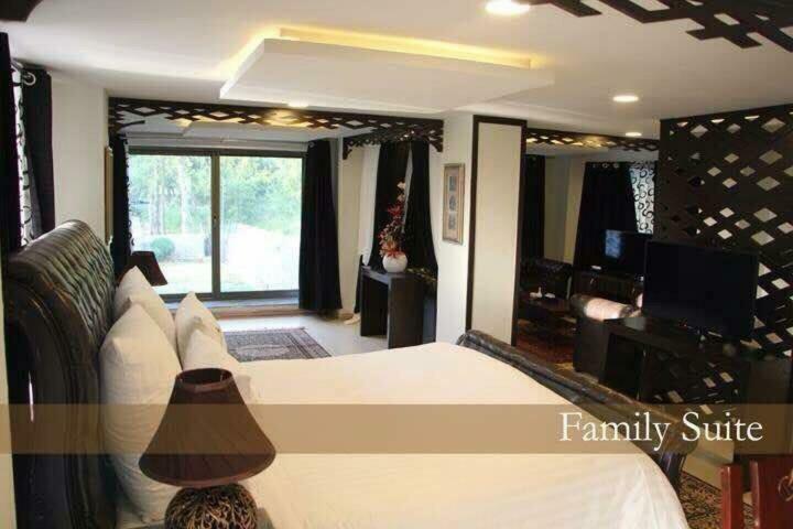 Cosy Knock Hotel เมอร์รี ภายนอก รูปภาพ