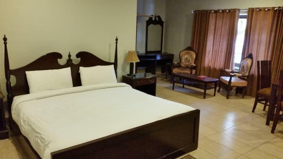 Cosy Knock Hotel เมอร์รี ภายนอก รูปภาพ